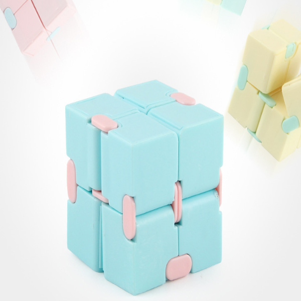 Plastic cube decompression toy